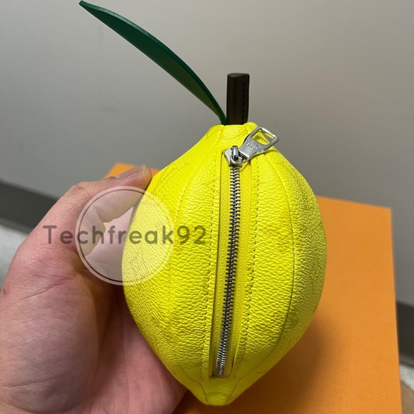 Louis Vuitton Lemon Pouch 🍋 - Picture 3 of 3